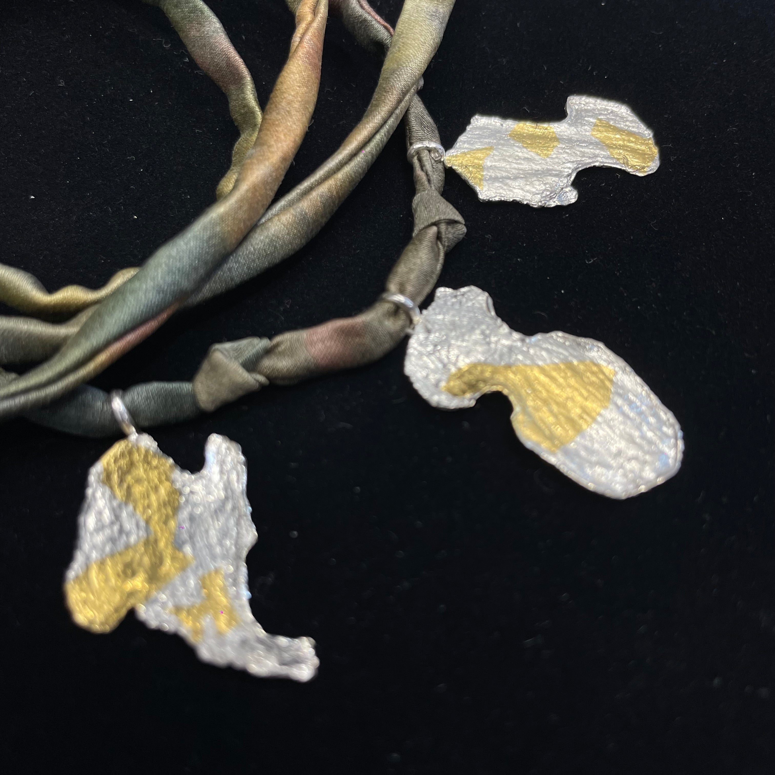 Scots Pine bark knotted necklace with gold