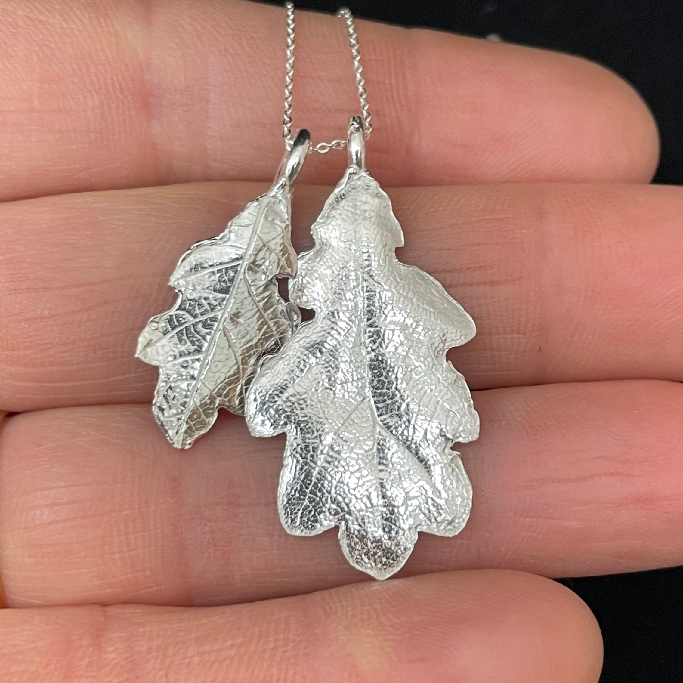 Double Oak leaves necklace