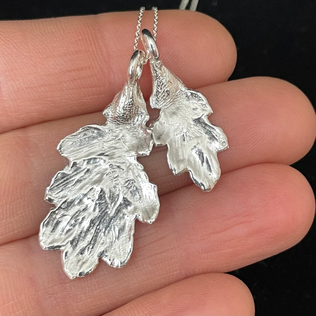 Double Oak leaves necklace