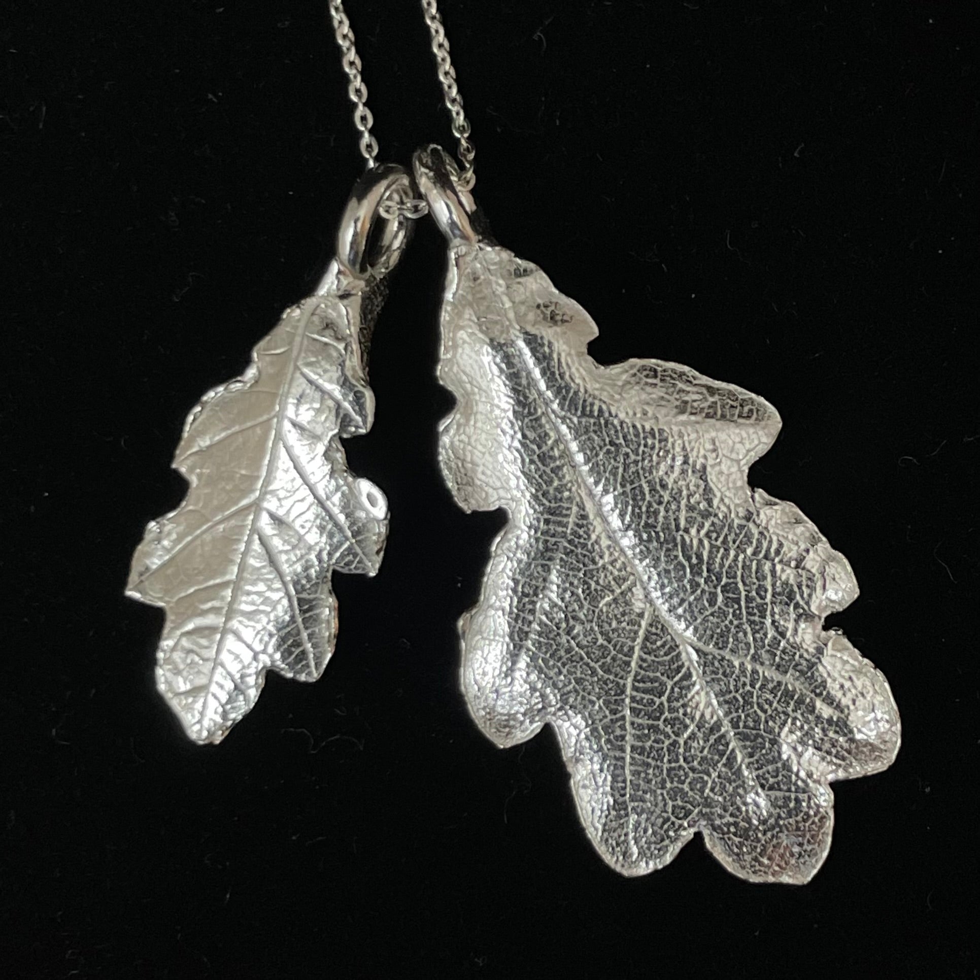 Double Oak leaves necklace